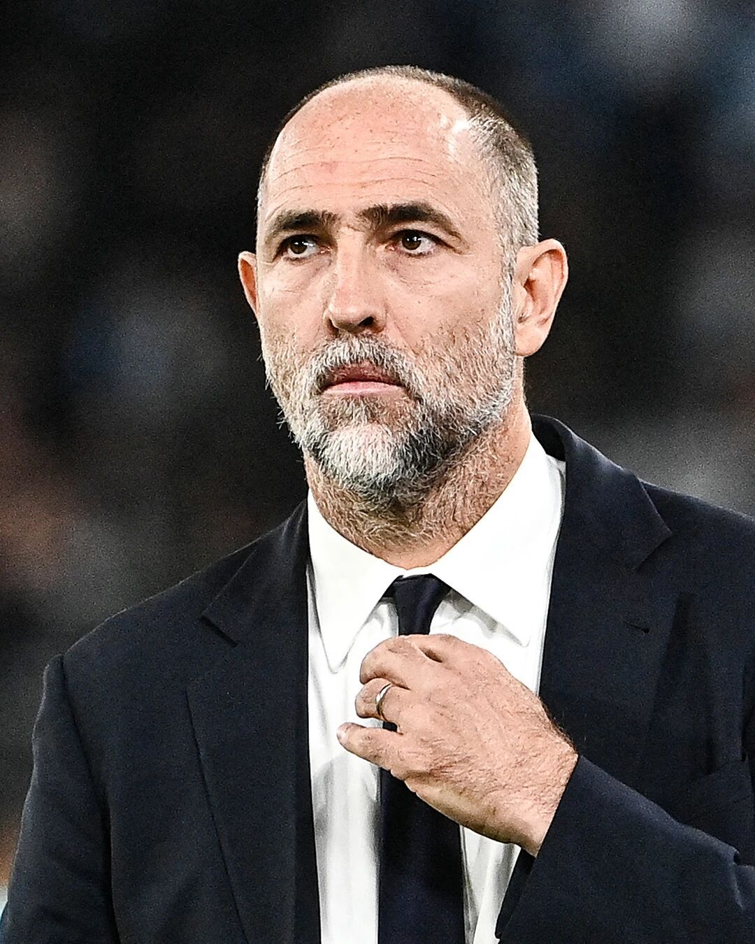 爱游戏手机版-摩纳哥主帅复盘阿斯顿维拉围绕欧超杯官宣签约，赛后尤文图斯再遭质疑——欧冠节点到来瞬间刷屏的简单介绍